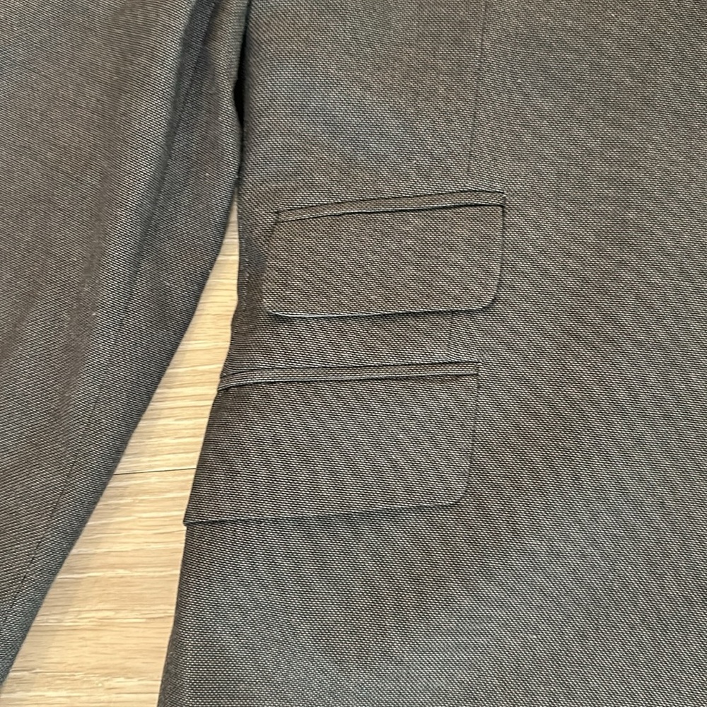 Grey Tailored Suit Brand: Beverly Hills Polo Club Suit Size: 38R Pant Size: 32WR - Picture 3 of 13
